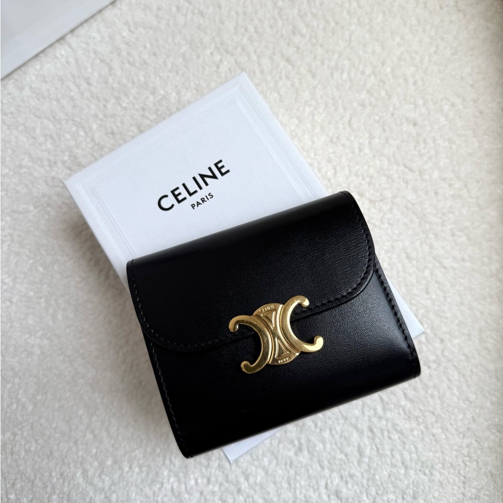 Celine Small Flap Wallet Triomphe in Shiny Calfskin